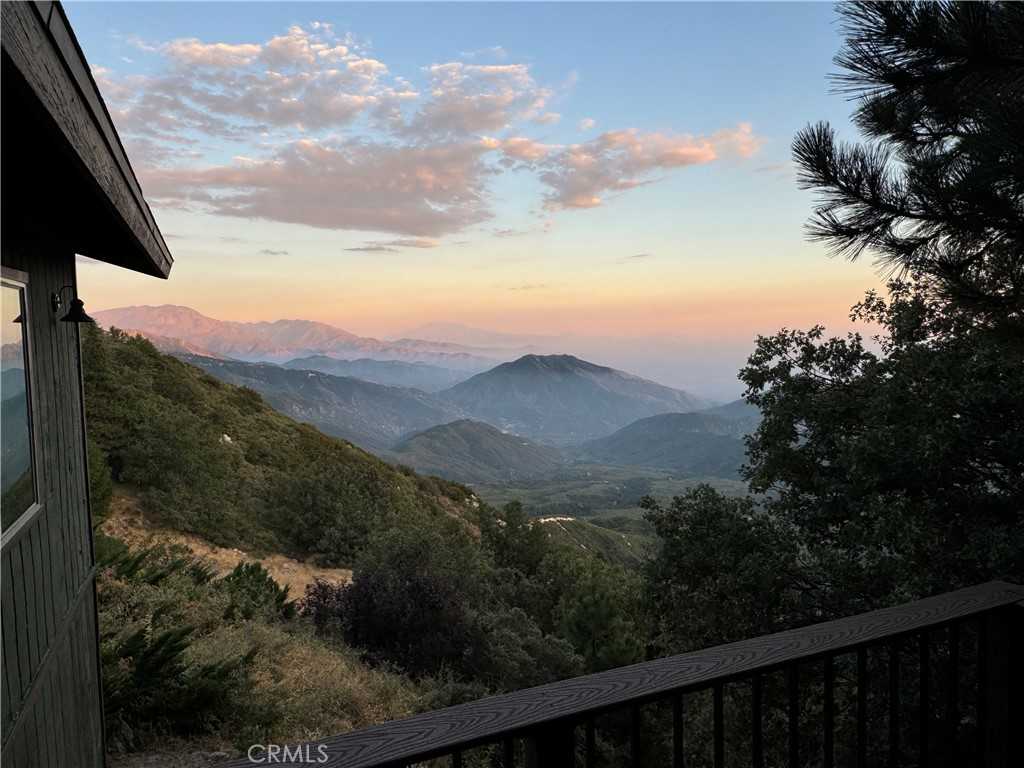 photo 1: 26567 Blackfoot Trail E, Rimforest CA 92378