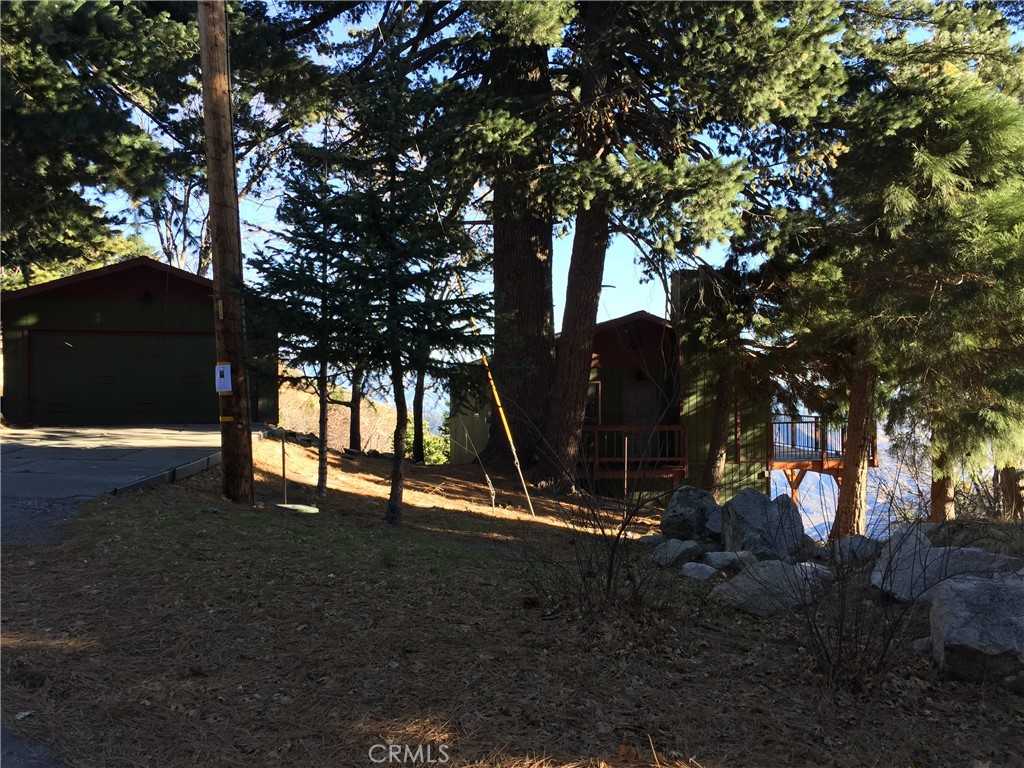 photo 3: 26567 Blackfoot Trail E, Rimforest CA 92378