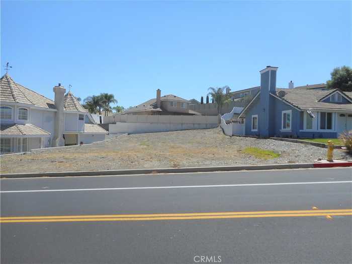 photo 1: 569 LONGHORN Drive, Canyon Lake CA 92587