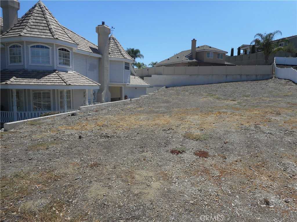 photo 3: 569 LONGHORN Drive, Canyon Lake CA 92587