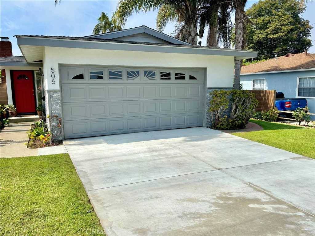 photo 1: 506 W Sycamore Avenue, El Segundo CA 90245