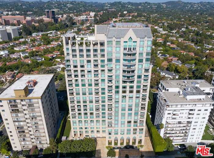 photo 2: 10727 Wilshire Boulevard Unit 503, Los Angeles CA 90024