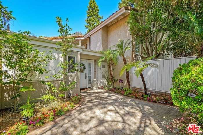 photo 1: 2506 Almaden Court, Los Angeles CA 90077