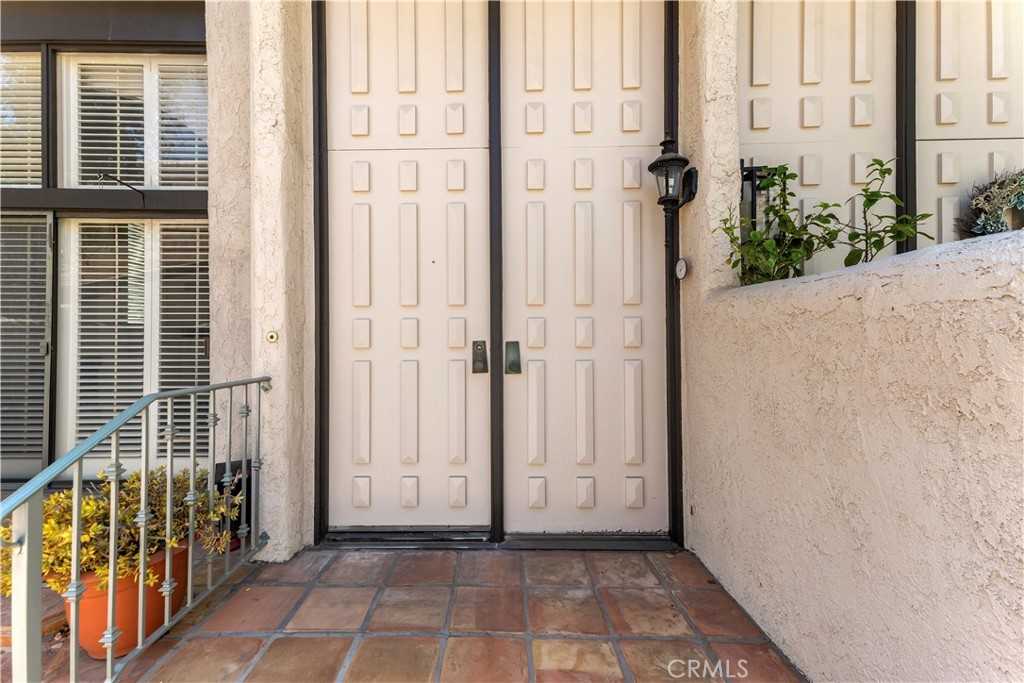 photo 3: 6266 Nita Avenue, Woodland Hills CA 91367