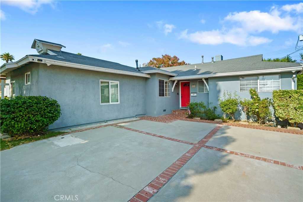 photo 2: 6916 Claire Avenue, Reseda CA 91335