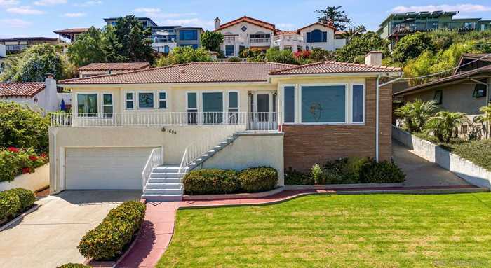 photo 1: 1606 Willow St, San Diego CA 92106