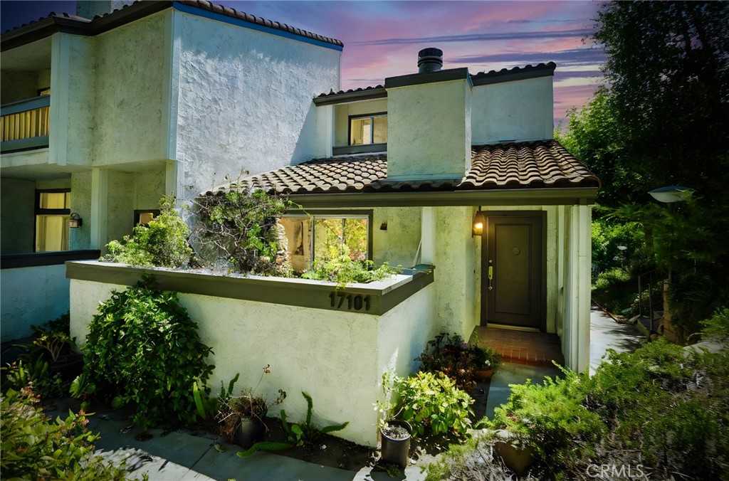 photo 3: 17101 Palisades Circle, Pacific Palisades CA 90272