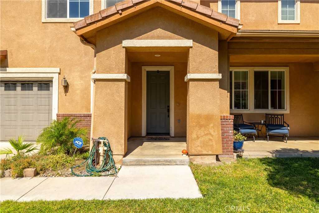 photo 3: 729 John Circle, Corona CA 92879