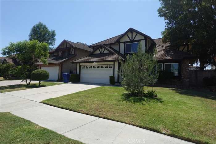 photo 2: 7245 Beckford Avenue, Reseda CA 91335