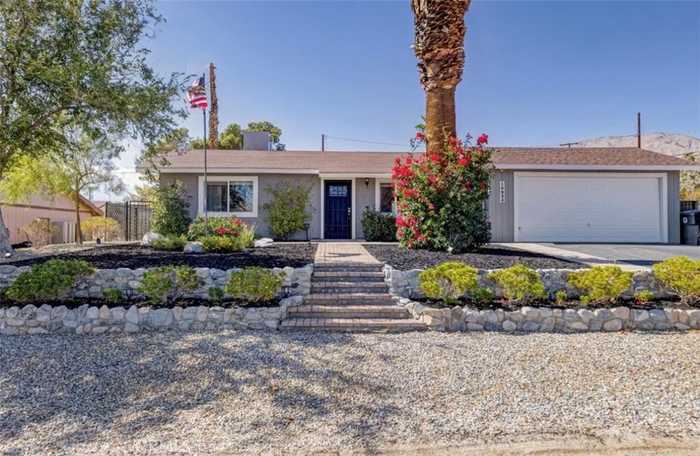 photo 1: 10924 Hess Boulevard, Morongo Valley CA 92256