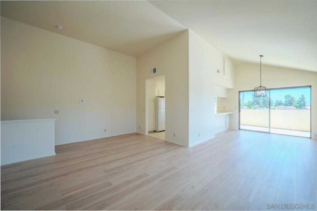 photo 3: 1813 Chalcedony St, San Diego CA 92109