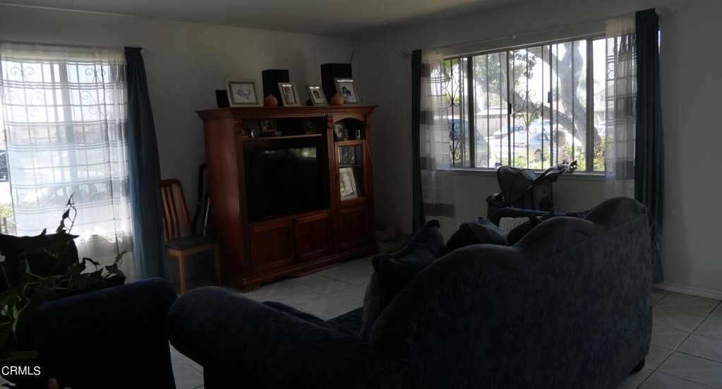 photo 3: 2400 El Dorado Avenue, Oxnard CA 93033