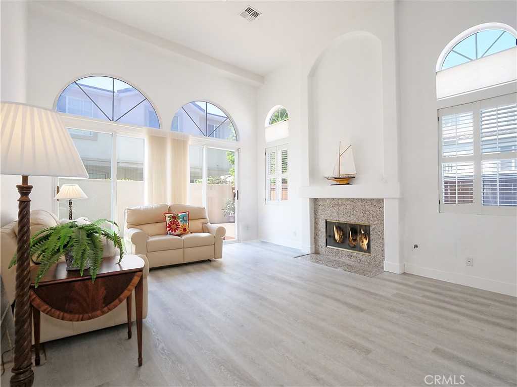 photo 3: 700 Meyer Lane Unit 5, Redondo Beach CA 90278