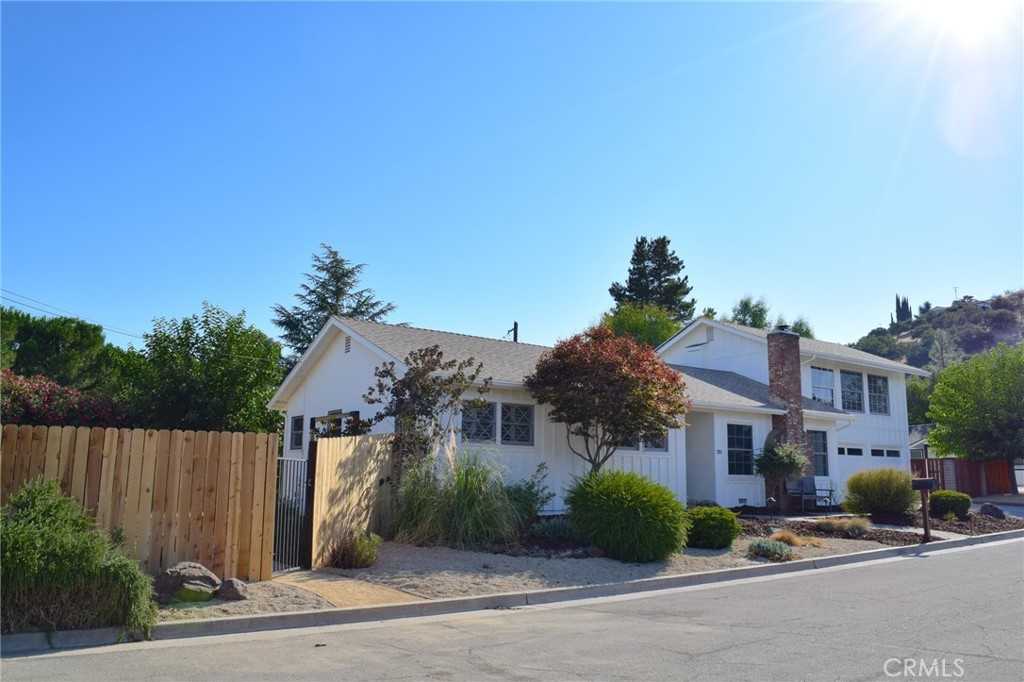 photo 1: 20 Ridgeview Court, Paso Robles CA 93446