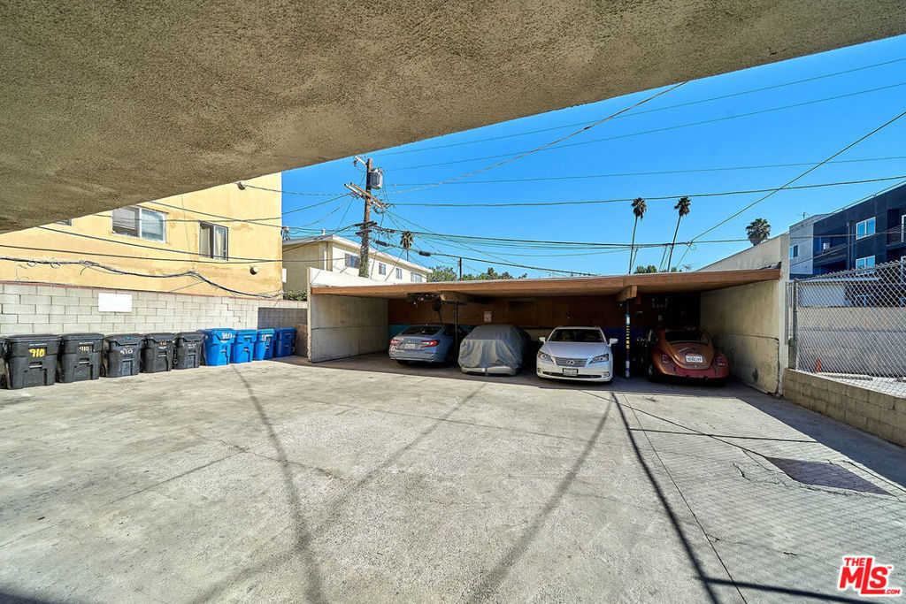 photo 3: 910 S Catalina Street, Los Angeles CA 90006