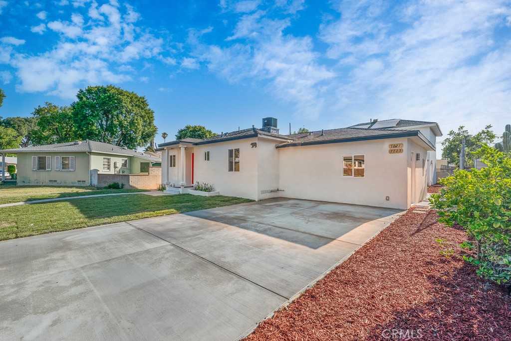 photo 2: 7719 Nestle Avenue, Reseda CA 91335