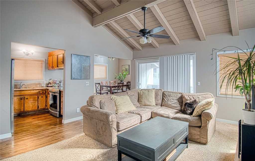 photo 2: 209 Walnut Street, Newport Beach CA 92663