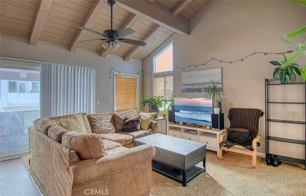 photo 3: 209 Walnut Street, Newport Beach CA 92663