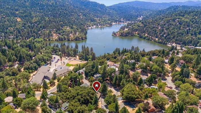 photo 2: 460 Delle Drive, Crestline CA 92325