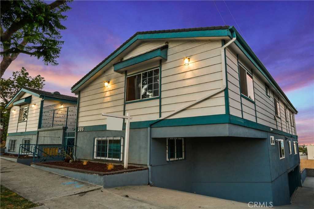 photo 3: 308 S Cabrillo Avenue Unit 2, San Pedro CA 90731