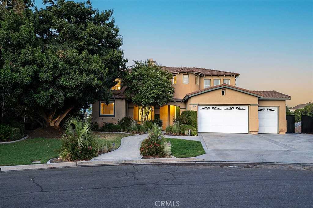 photo 3: 1203 Las Ventanas Way, Riverside CA 92508