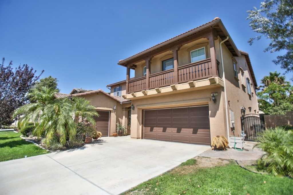 photo 1: 1672 Torino Street, Redlands CA 92374