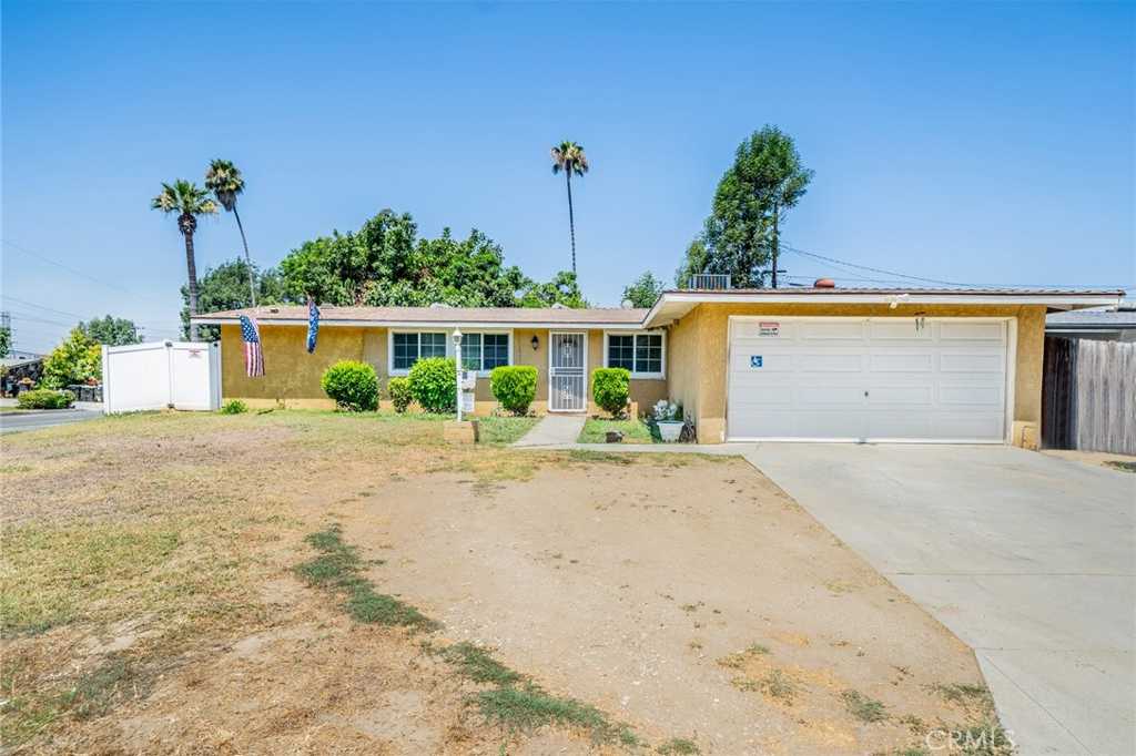 photo 1: 3927 Croton Avenue, Whittier CA 90601