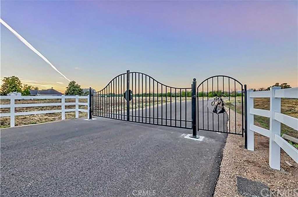 photo 3: 33 Cattle Drive Court, Chico CA 95973