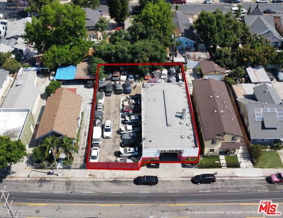 photo 3: 701 W Vernon Avenue, Los Angeles CA 90037