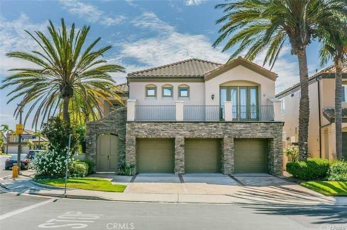 photo 1: 6162 Morningside Drive, Huntington Beach CA 92648