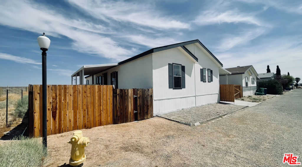 photo 3: 6825 Rea Avenue, California City CA 93505