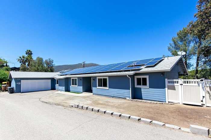 photo 1: 1448 VIEJAS VIEW LN, Alpine CA 91901