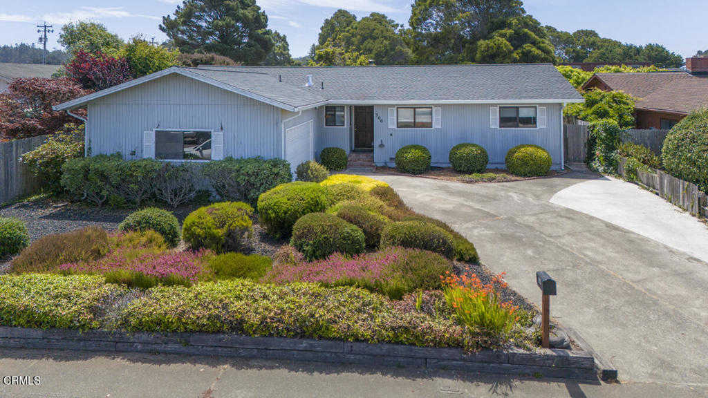 photo 2: 300 Penitenti Way, Fort Bragg CA 95437