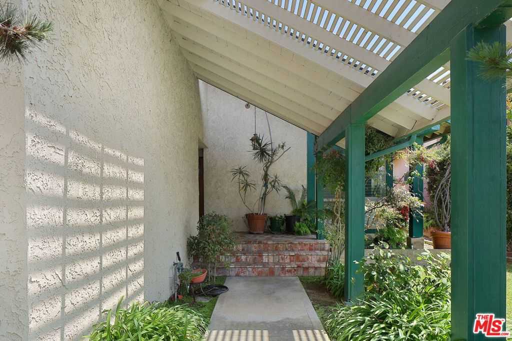 photo 3: 12590 Havelock Avenue, Los Angeles CA 90066