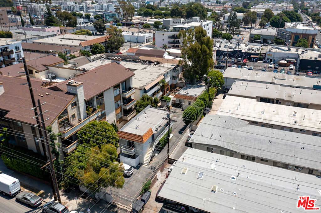 photo 2: 11408 Ohio Avenue, Los Angeles CA 90025