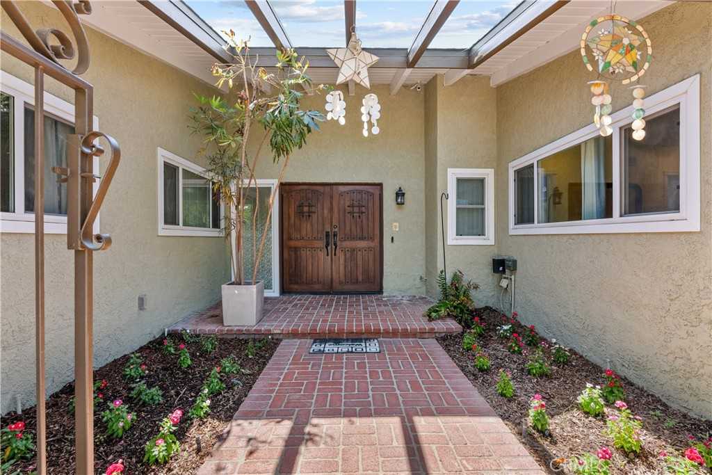 photo 1: 20352 Alerion Place, Woodland Hills CA 91364