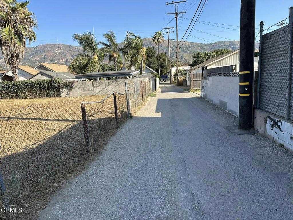 photo 1: 301 Garcia Alley, Santa Paula CA 93060