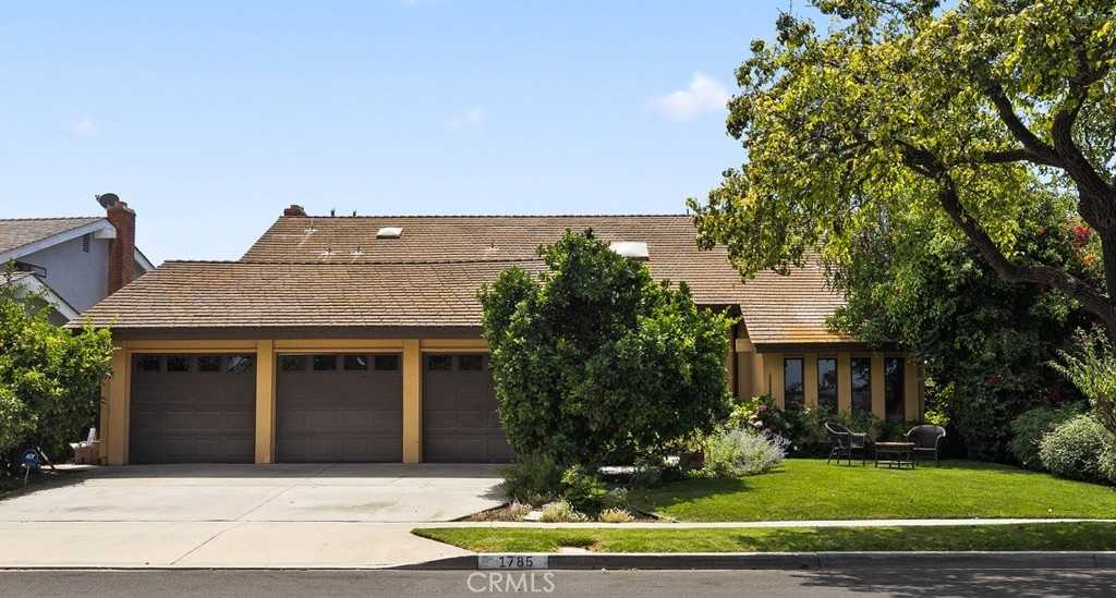 photo 1: 1785 Hummingbird Drive, Costa Mesa CA 92626