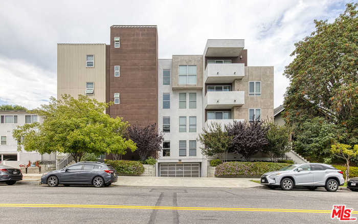 photo 1: 4813 Oakwood Avenue Unit 103, Los Angeles CA 90004