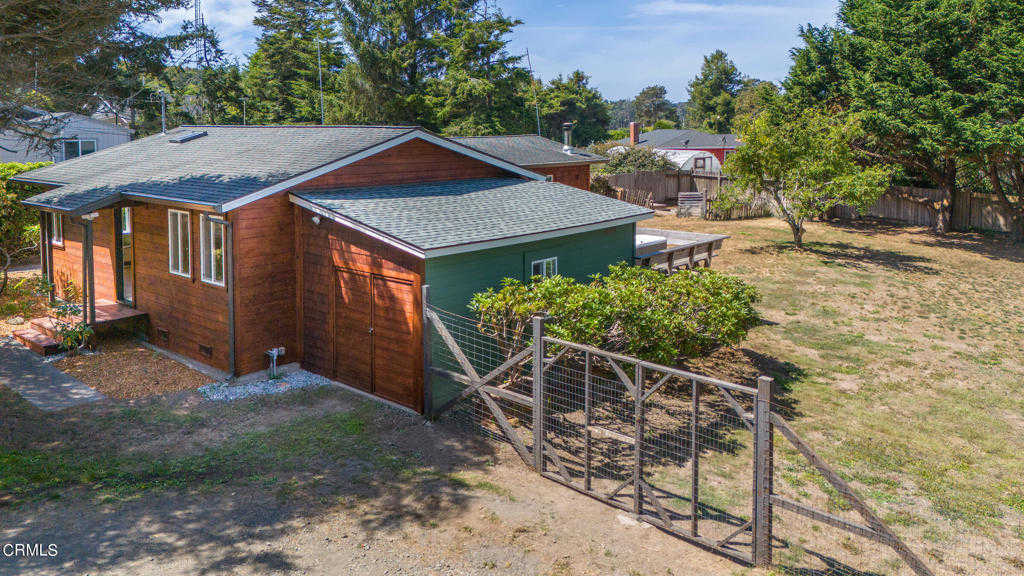 photo 3: 17800 Freitas Lane, Fort Bragg CA 95437