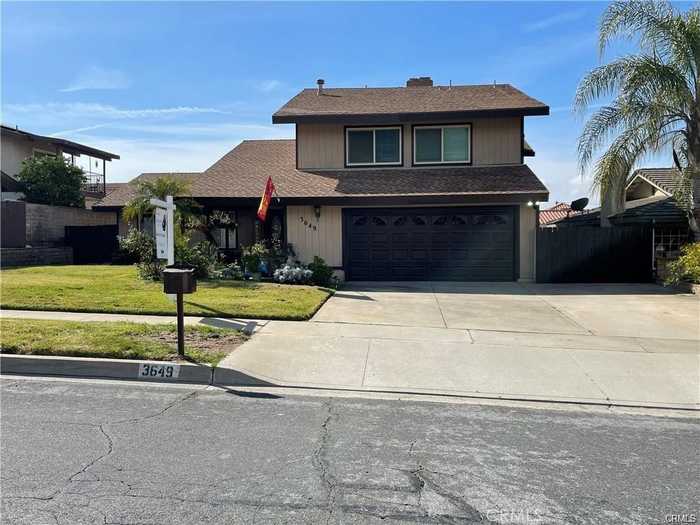 photo 2: 3649 Orchid Drive, Highland CA 92346