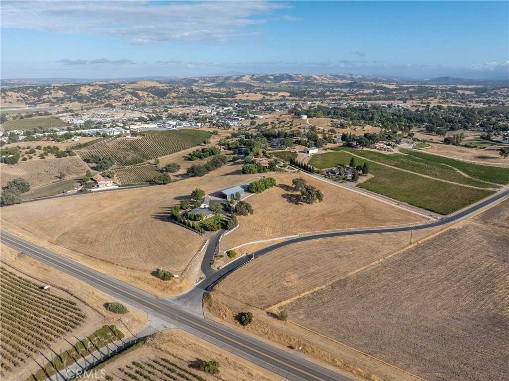 photo 2: 2120 Claassen Ranch Lane, Paso Robles CA 93446