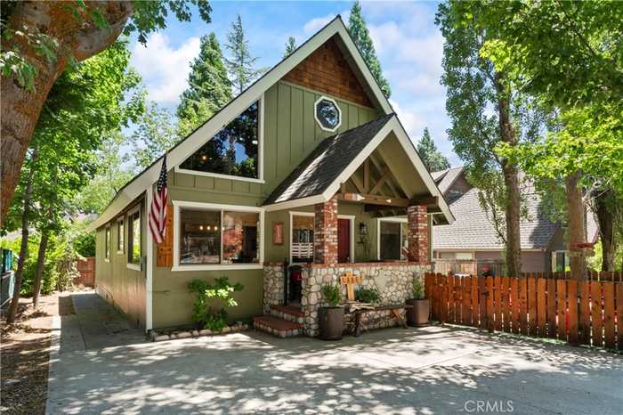 photo 1: 371 Maple Drive, Lake Arrowhead CA 92352