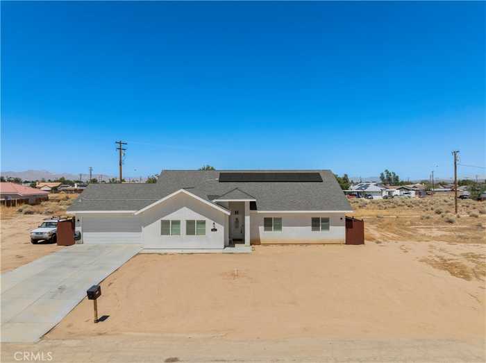 photo 2: 8601 Willow Avenue, California City CA 93505