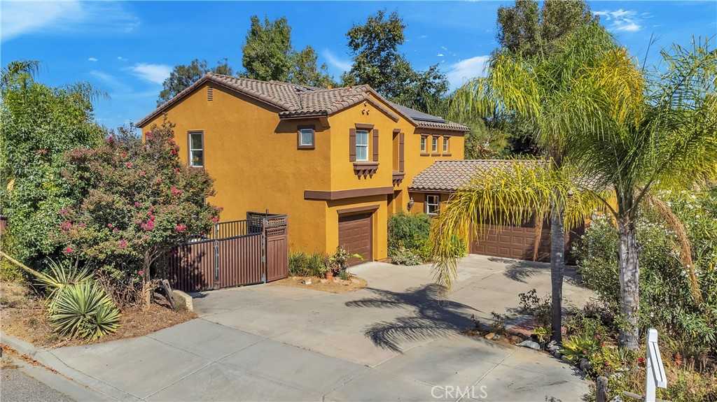 photo 2: 1208 shadowcrest, Fallbrook CA 92028