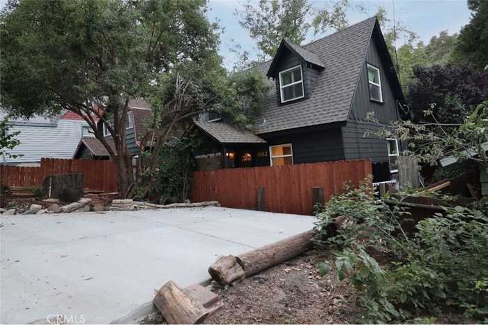 photo 2: 882 Arrowhead Villa Road, Lake Arrowhead CA 92352