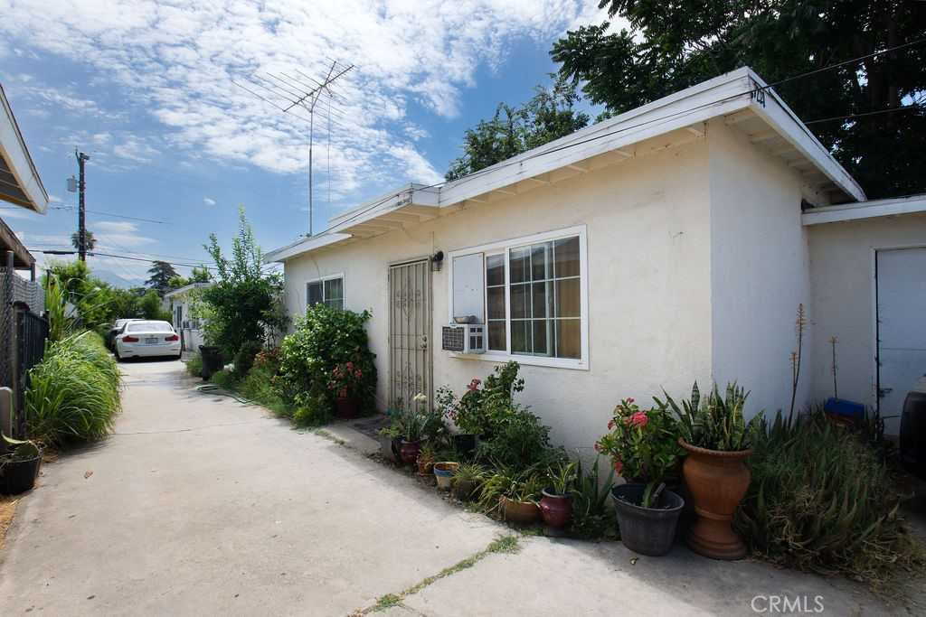 photo 2: 7225 Barton Street, San Bernardino CA 92404