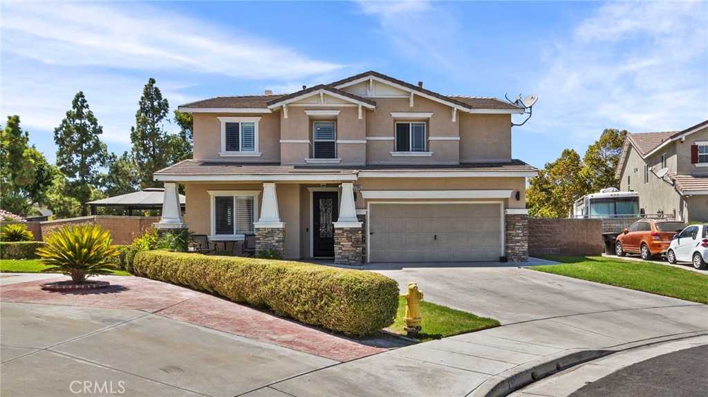 photo 1: 12995 Kite Court, Eastvale CA 92880