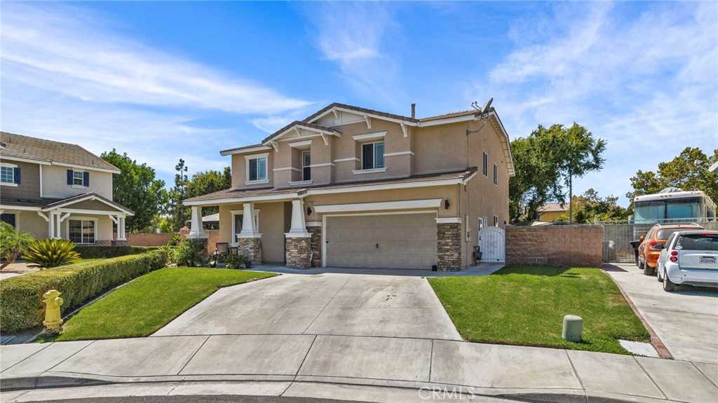 photo 2: 12995 Kite Court, Eastvale CA 92880