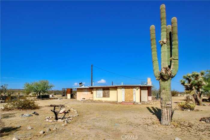 photo 2: 62105 Moon Drive, Joshua Tree CA 92252